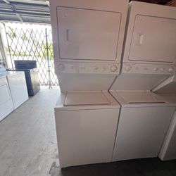 27” Wide Stack Washer And. Dryer Beige Ge Used 