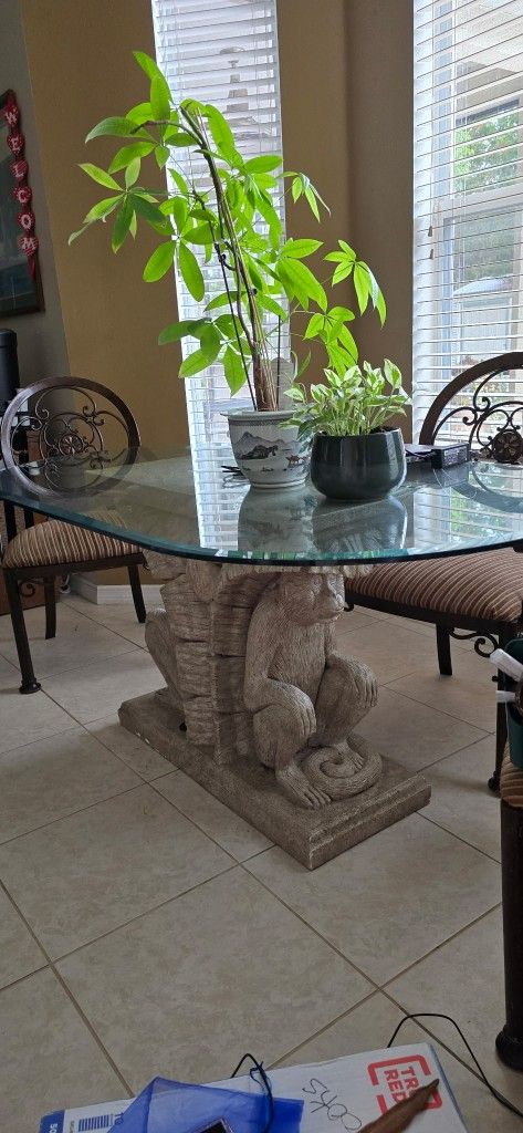 Glass Sculpture Base Table With Chairs