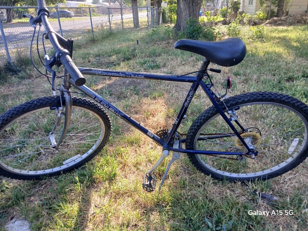Trek 800 Mountain Bike