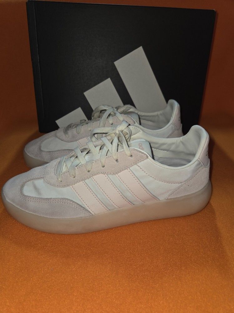 Women's Barreda Decode Shoes Size 9