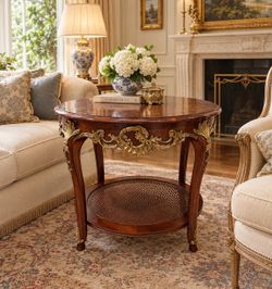 Classic Louis XV Style Ornate Round Occasional Table with Ormolu Gold Leaf Carving🌷