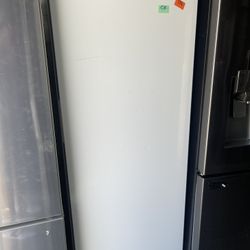 freezer upright new 