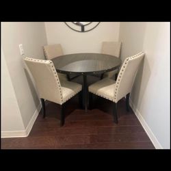 4-Person Dining Set 