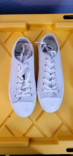 Converse Chuck Taylor Low Top Sneakers