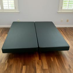 Brand New King Size Box Spring – Factory Direct! Also available in Twin, Full, Queen & California King. Ask about our Same-Day Delivery