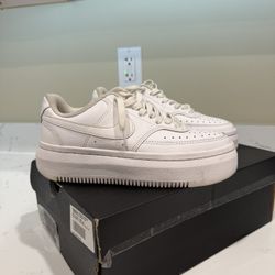 Women’s Nike Court Vision Alta Ltr / Size 6 US