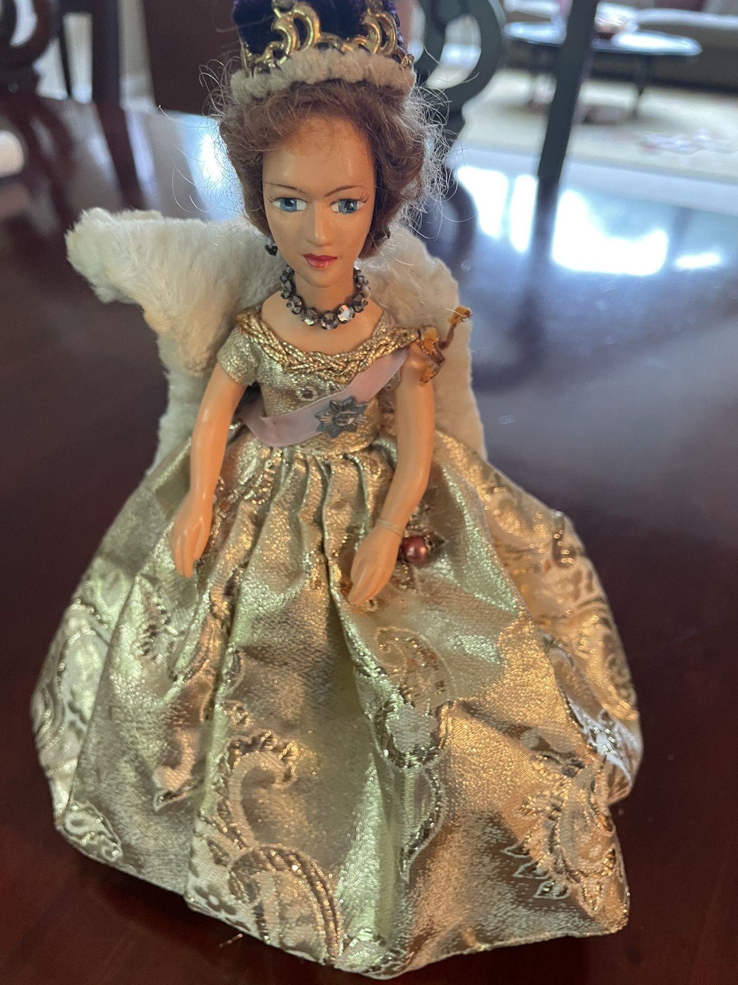 Queen Elizabeth Coronation Doll 8 Inch Vintage 