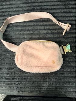 Shepra pink lululemon 1L everywhere bag
