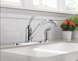 Delta Classic Kitchen Faucet in Chrome with Side Spray Model:400-DST-L