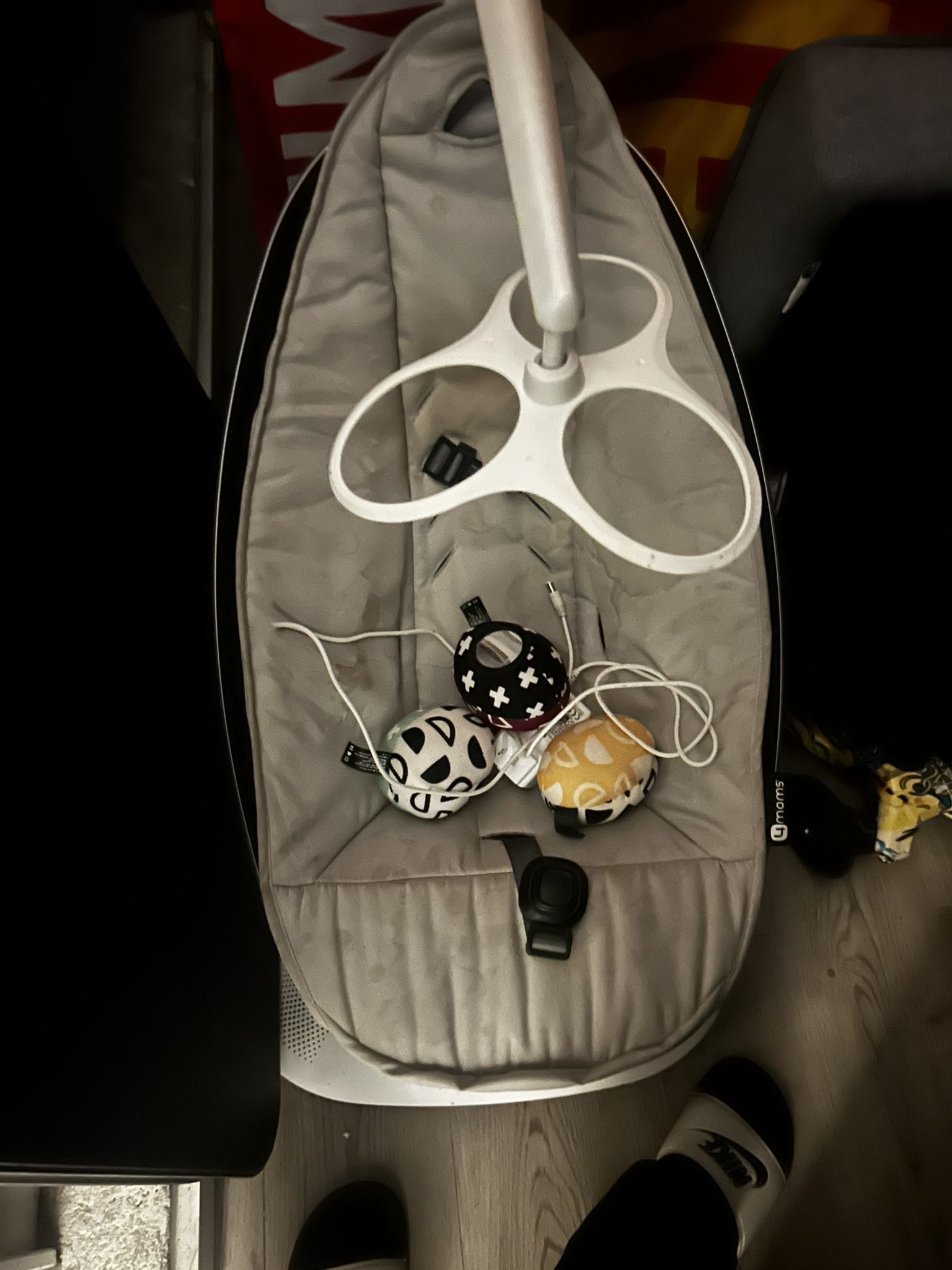 4MOMS MamaRoo Multi-Motion Baby Swing