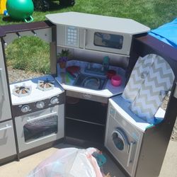 Kids Play Kitchen