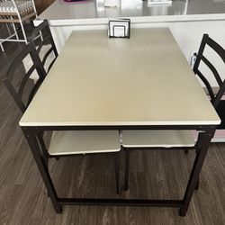 Four Top Dinning Room Table 