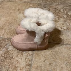 Brand New Pink Boots Size 5 For Toddlers 