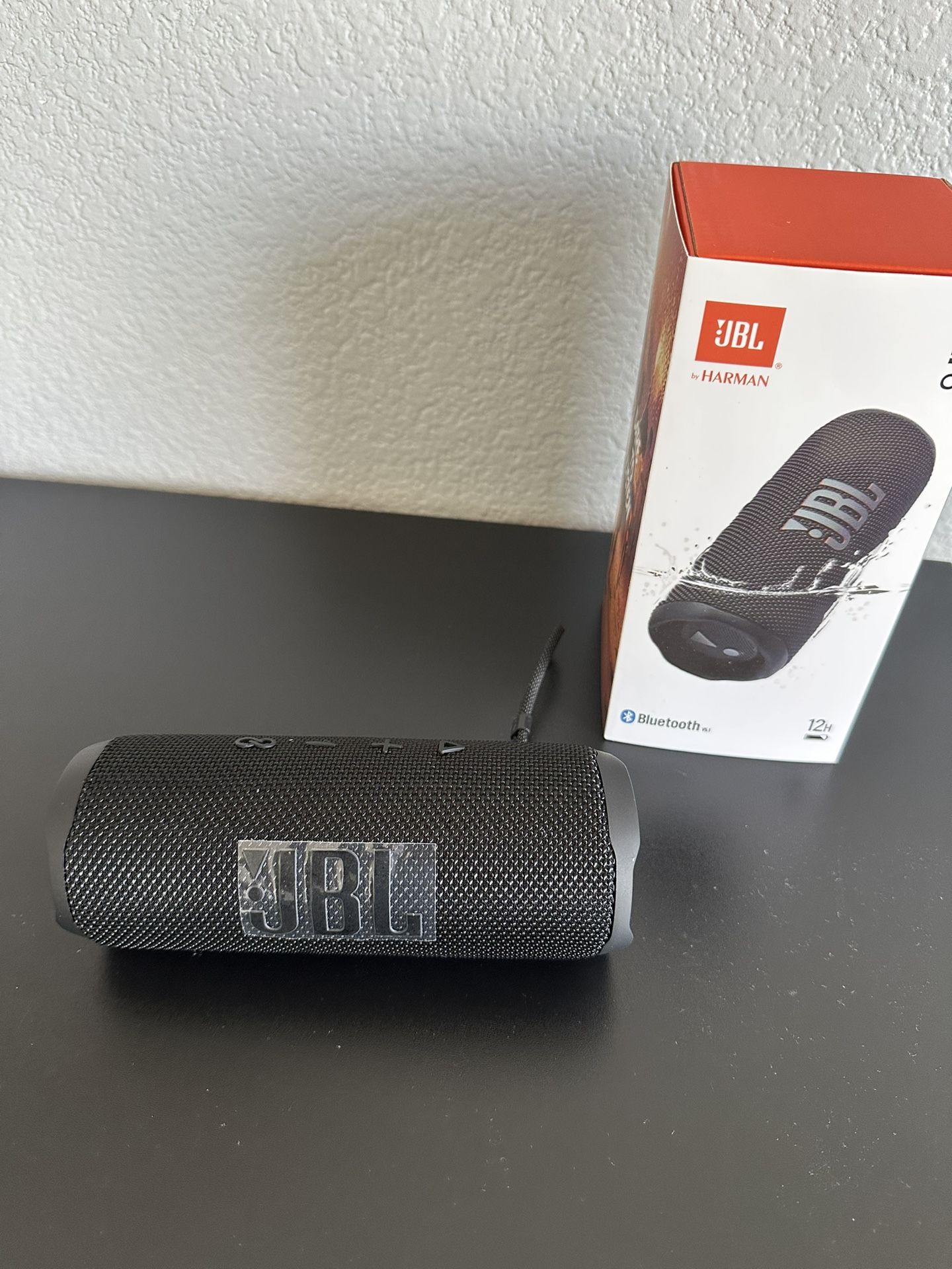 JBL Flip 6 Bluetooth Speaker Black