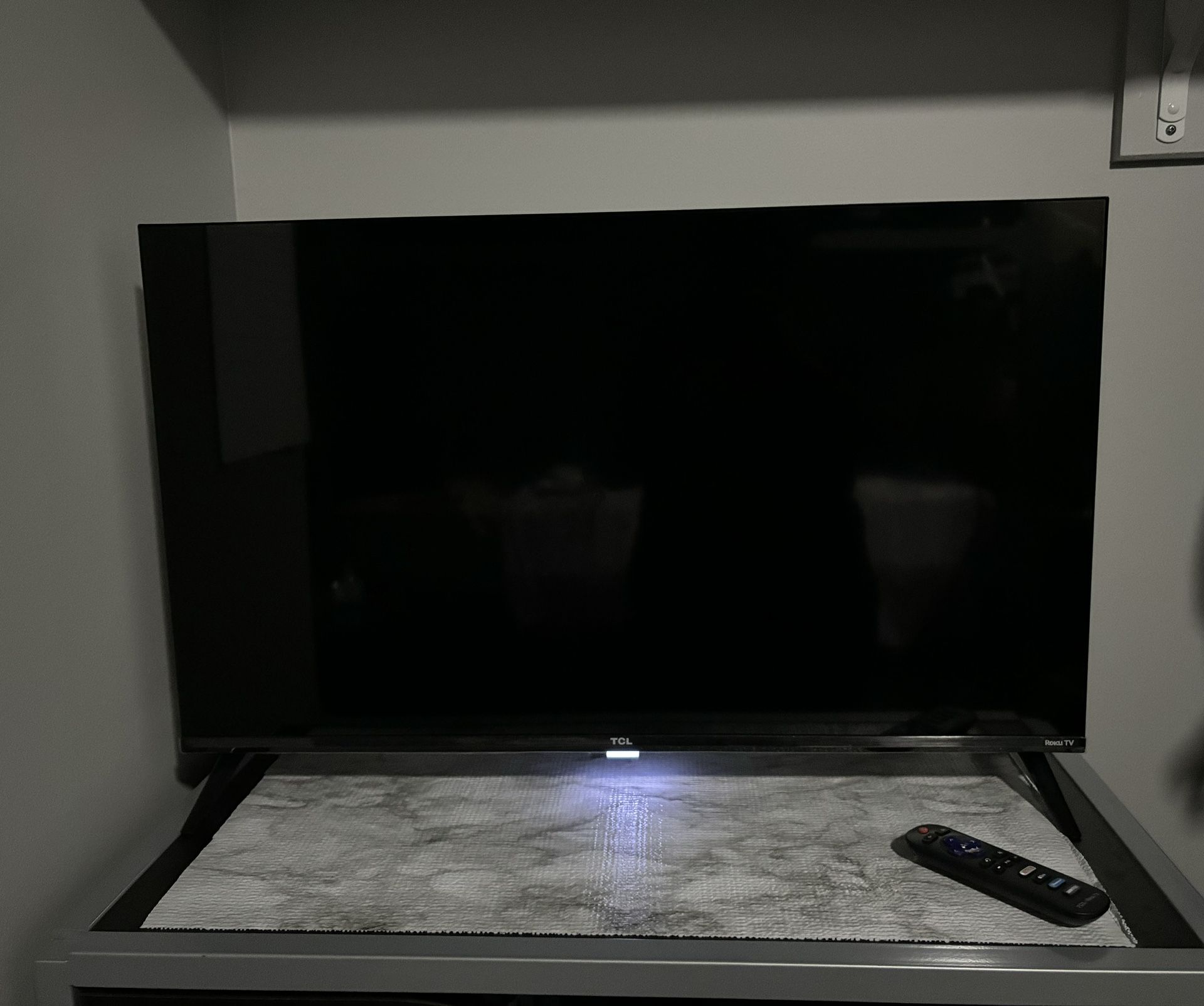 LED Roku Smart Television 32inch 