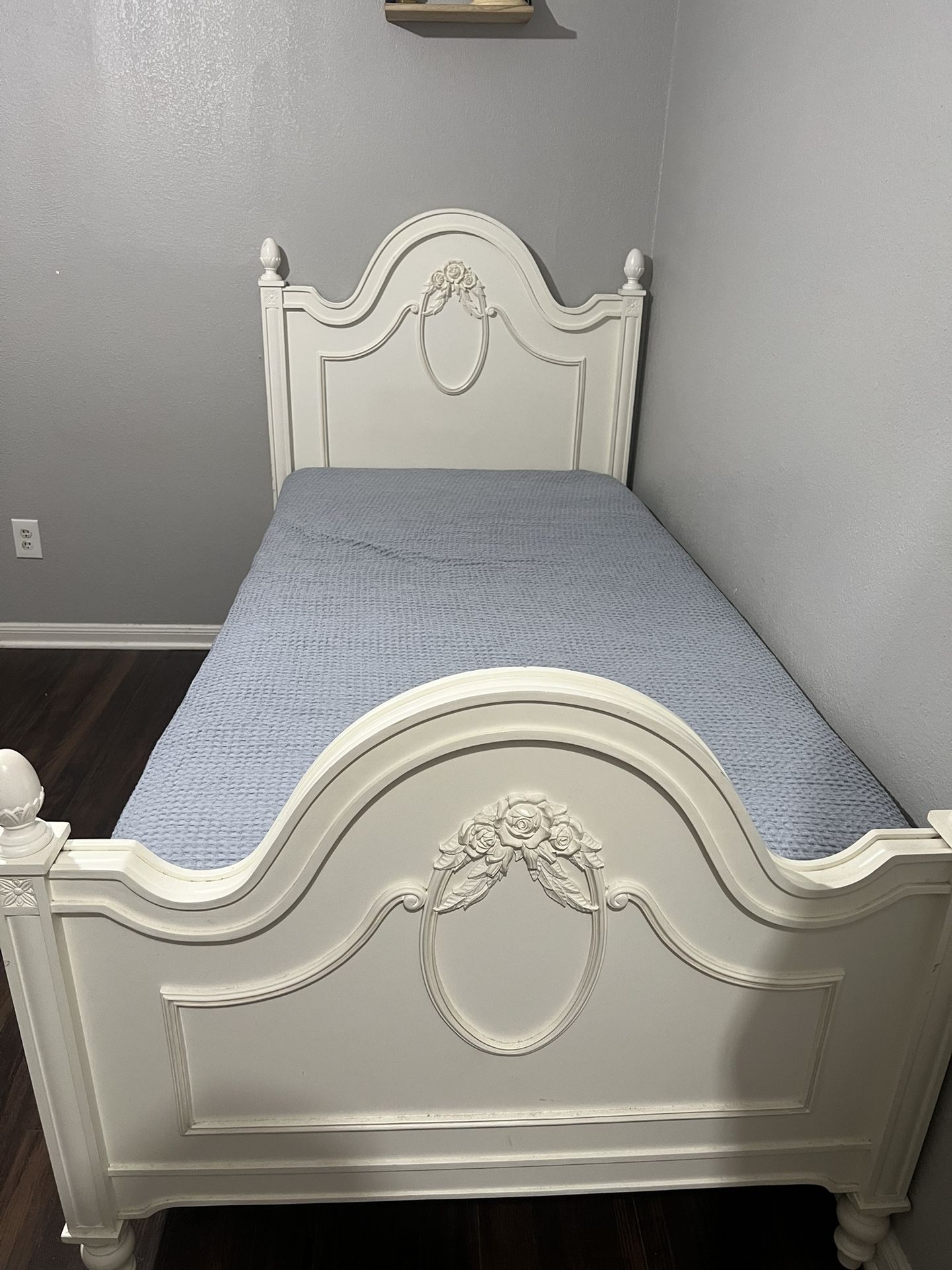 Bedroom Set/ Recamara Twin 