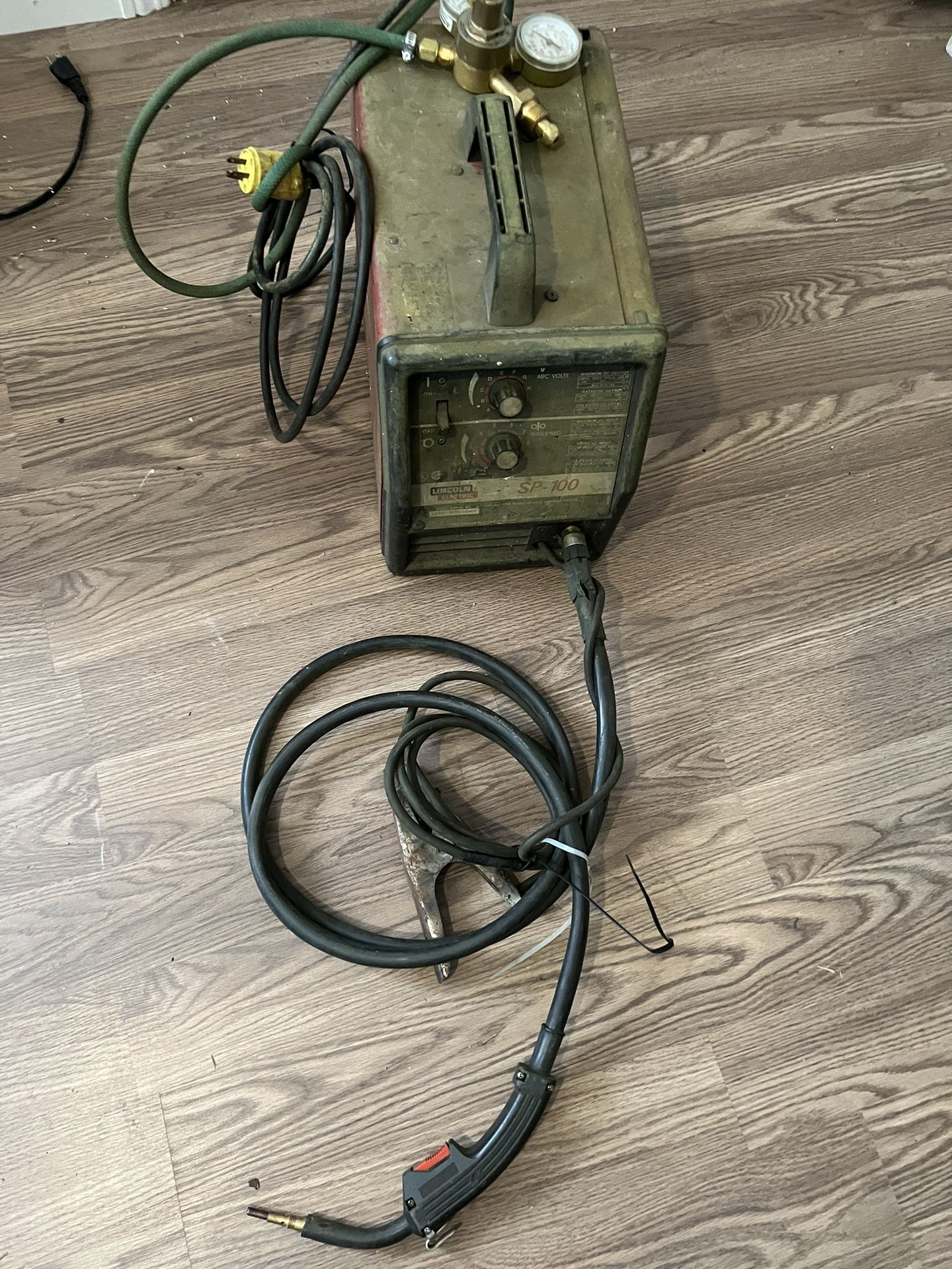 Lincoln Arc Welder Sp-100