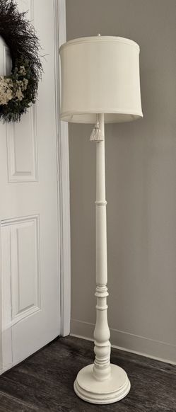 Vintage Floor Lamp•Standing Lamp•Solid Wood •Double Lined Silk Shade•Finial•vintage Bulb•Professionally Rewired🔌