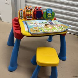 V-Tech Learning Desk With Extra Learning Pack