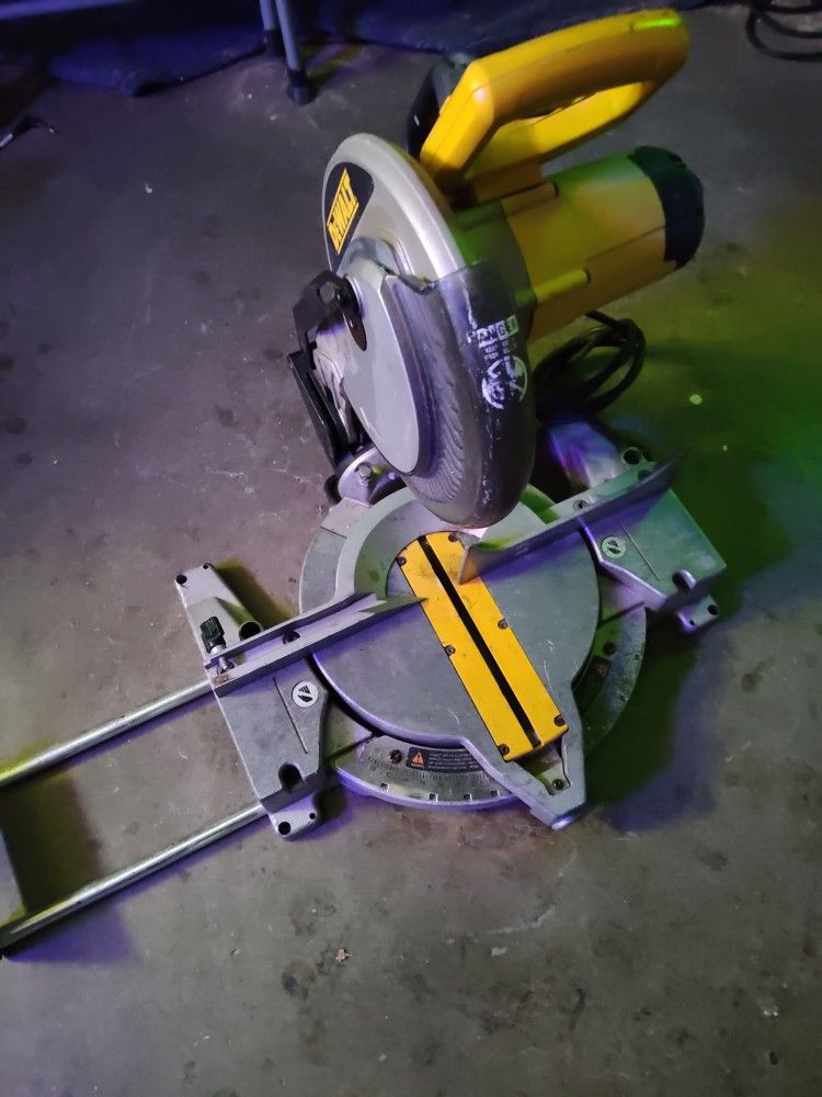 Dewalt 10 In Compound Miter Saw