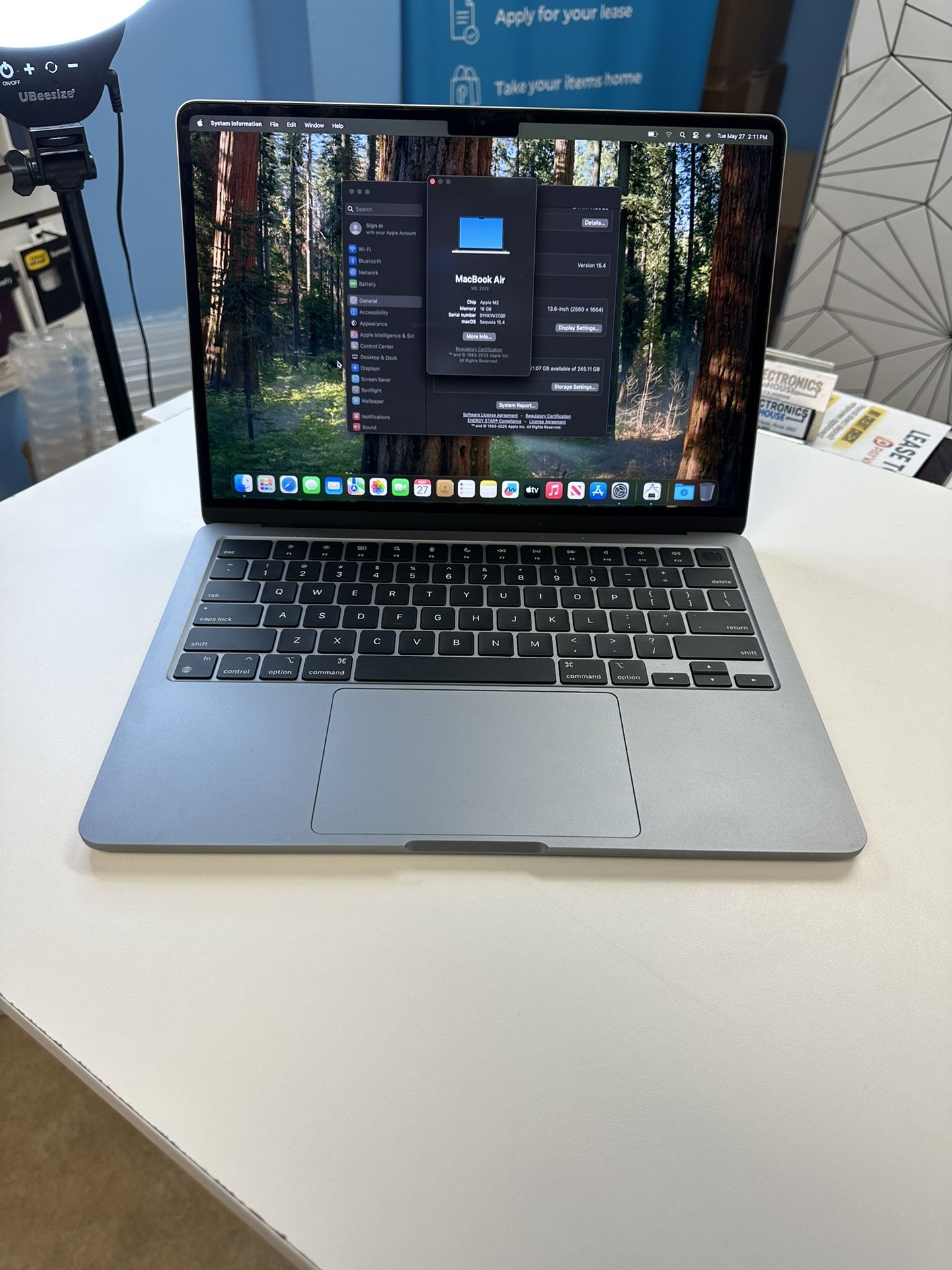 MacBook Air 13 inch 2022 M2 256 SSD With Apple Care Till December
