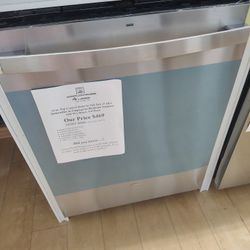 $469 Dishwasher With Bottle Jets And Third Rack