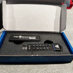 Apricorn 120GB Aegis Secure Key FIPS 140-2 Level 3 Validated 256-bit Encryption USB 3.0 Flash Drive (ASK3-120GB)