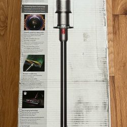 Dyson V15 Detect Total Clean Extra Vacuum w/Laser Head & Extra Tools New

