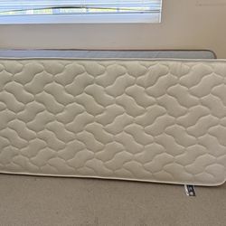 Twin mattress