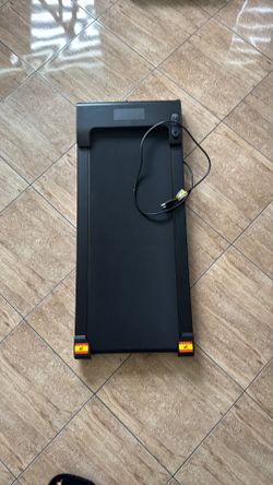 Digital treadmill never used has a control