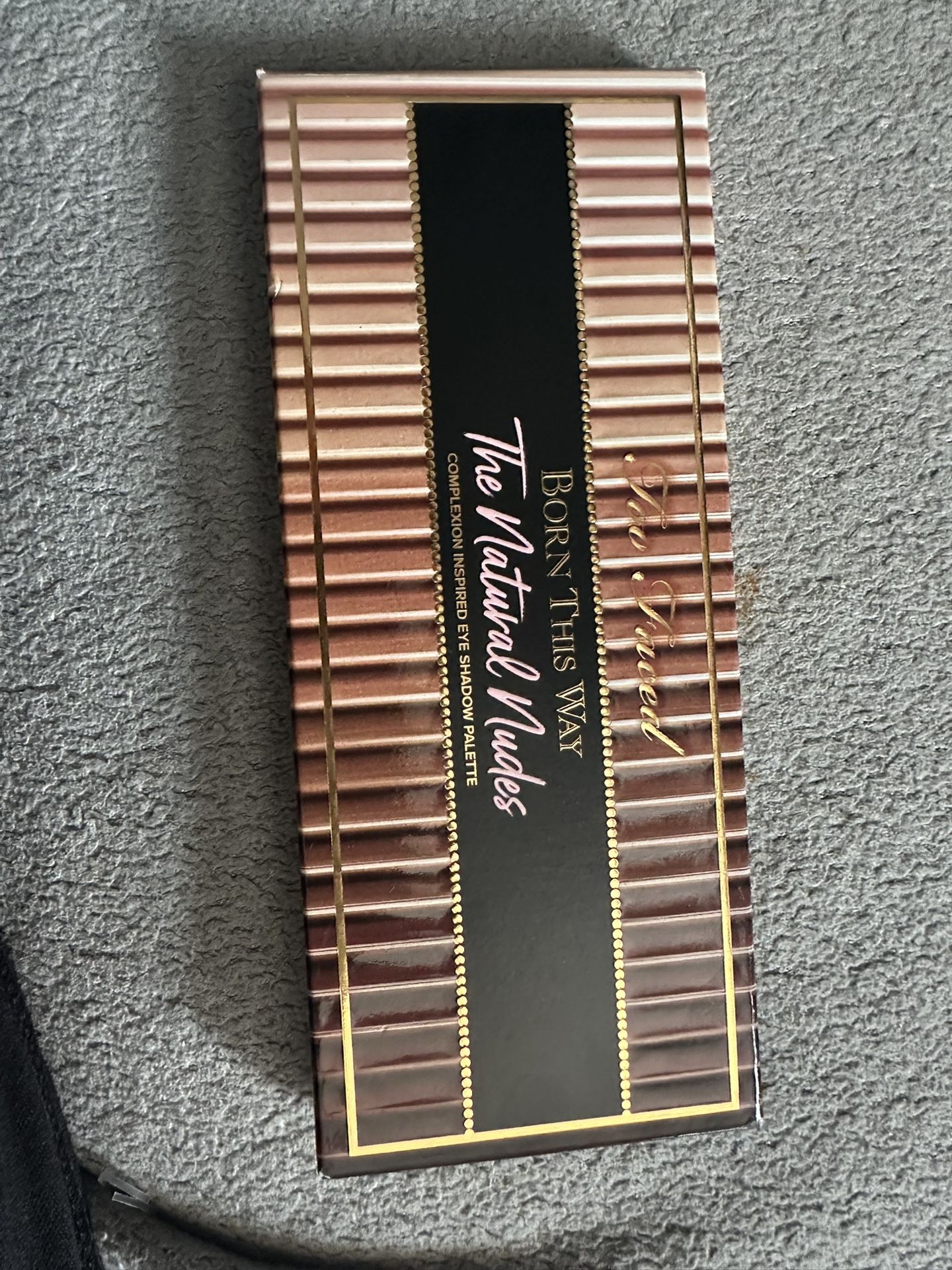 Too Faced Eye Shadow Pallet