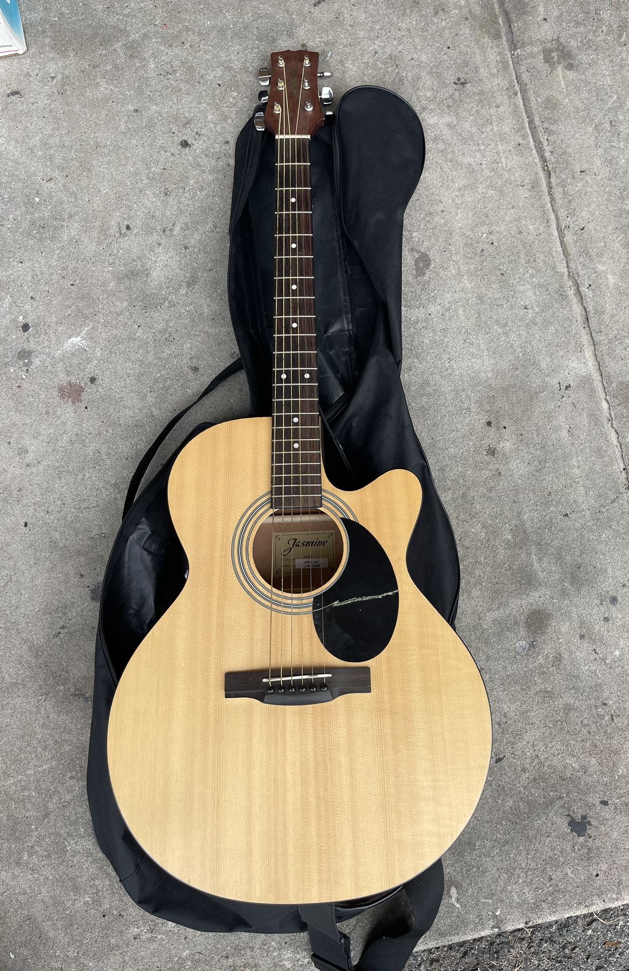 Jasmine S34C Orchestra & Auditorium Venetian Cutaway Spruce Top Nato Neck 6-String Acoustic Guitar