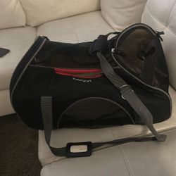pet carrier 