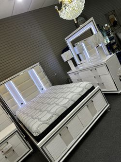 Complete Bedroom Set On Sale $2499