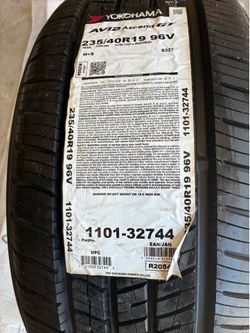 YOKOHAMA TIRE - NEW -  235 40 19 for wheel 235R 40