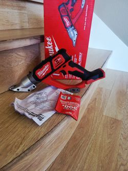 Milwaukee M18 18-Volt Lithium-Ion Cordless 18-Gauge Double Cut Metal Shear (Tool-Only)