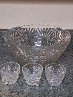 Vintage clear glass punch bow