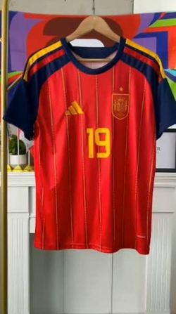 Spain jersey lamine yamal or no name jersey