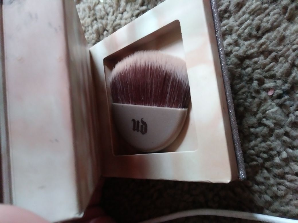 Naked illuminated highlighter in color aura