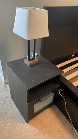 Bed side tables with lamps