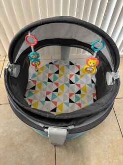 Portable Baby Bassinet with Toy Bar