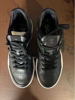 On cloud roger black in woman size 9/mens 7.5