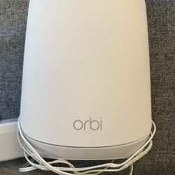 NETGEAR Orbi Whole Home Tri-Band Mesh WiFi 6 System – Router With 1 Satellite Extende