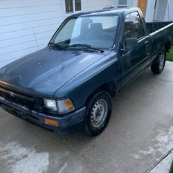 1994 Toyota 1994 Toyota Pickup – 22RE – 5 Speed – Runs Good – Passed Smog