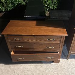 Cabinets/dresser 