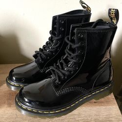 Doc Martens size 7 boots