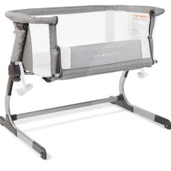 Baby Delight Dreamer Bassinet and Bedside Sleeper
