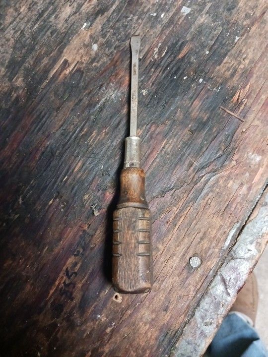 Vintage IRWIN 800-4” Flathead Wooden Handle Screwdriver, Made in USA
