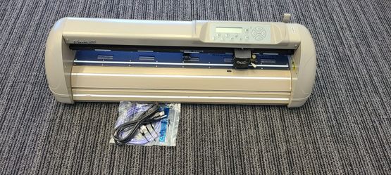 GCC Puma III 24" Vinyl Cutter Contour Cutting