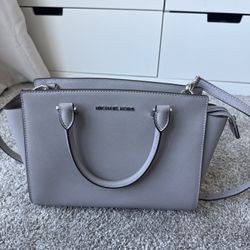 Michael Kors Selma Medium Satchel – Like New – Light Gray $30 (Henderson)